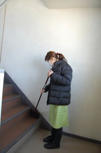 内階段　はき掃除