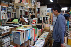 団地堂にて